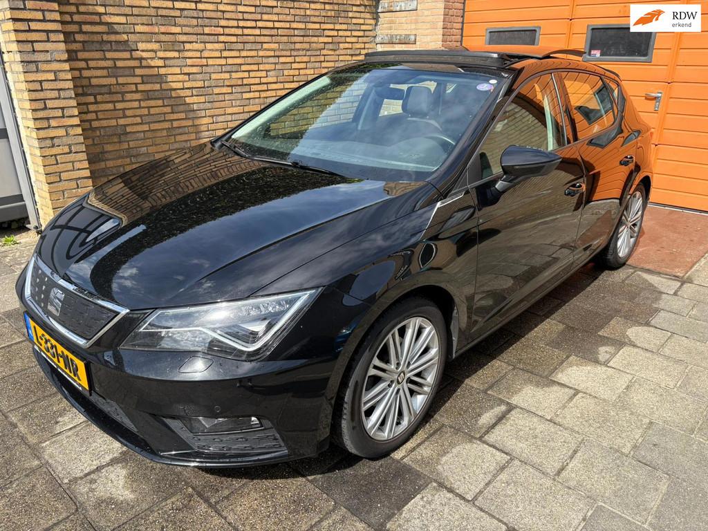 Seat Leon ST 1.0 EcoTSI Style Business Intense / Pano!, Auto's, Seat, Stof, Gebruikt, Leon, 1125 kg