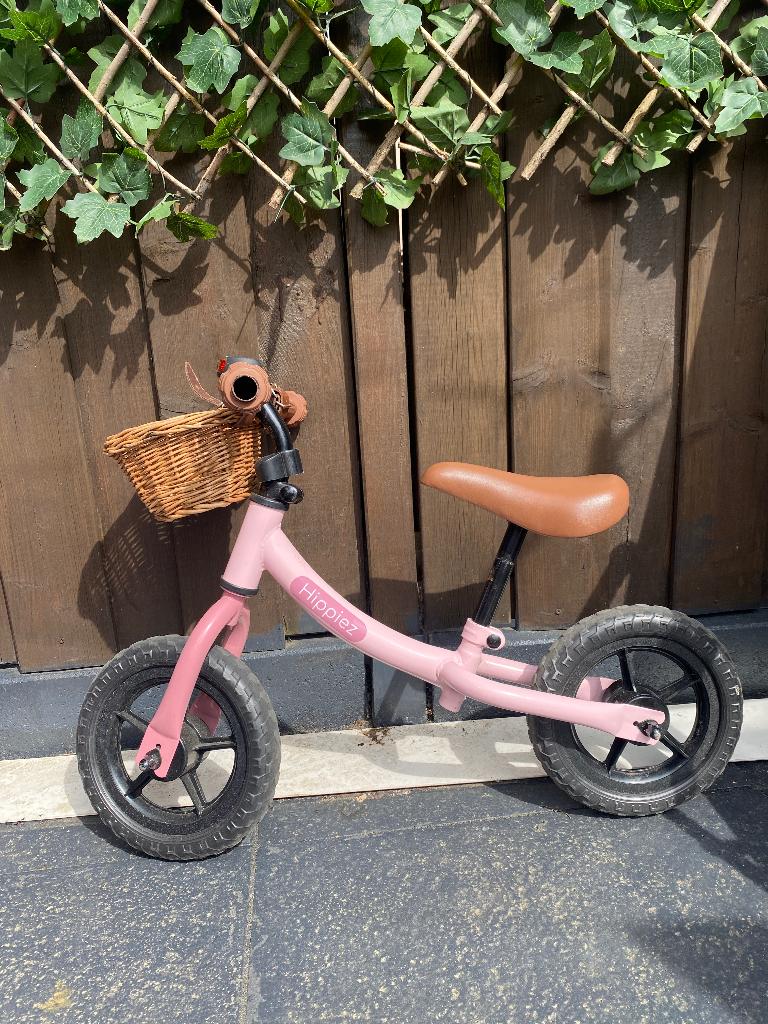 Loopfiets roze met mandje, Ophalen, Zo goed als nieuw, Loopfiets