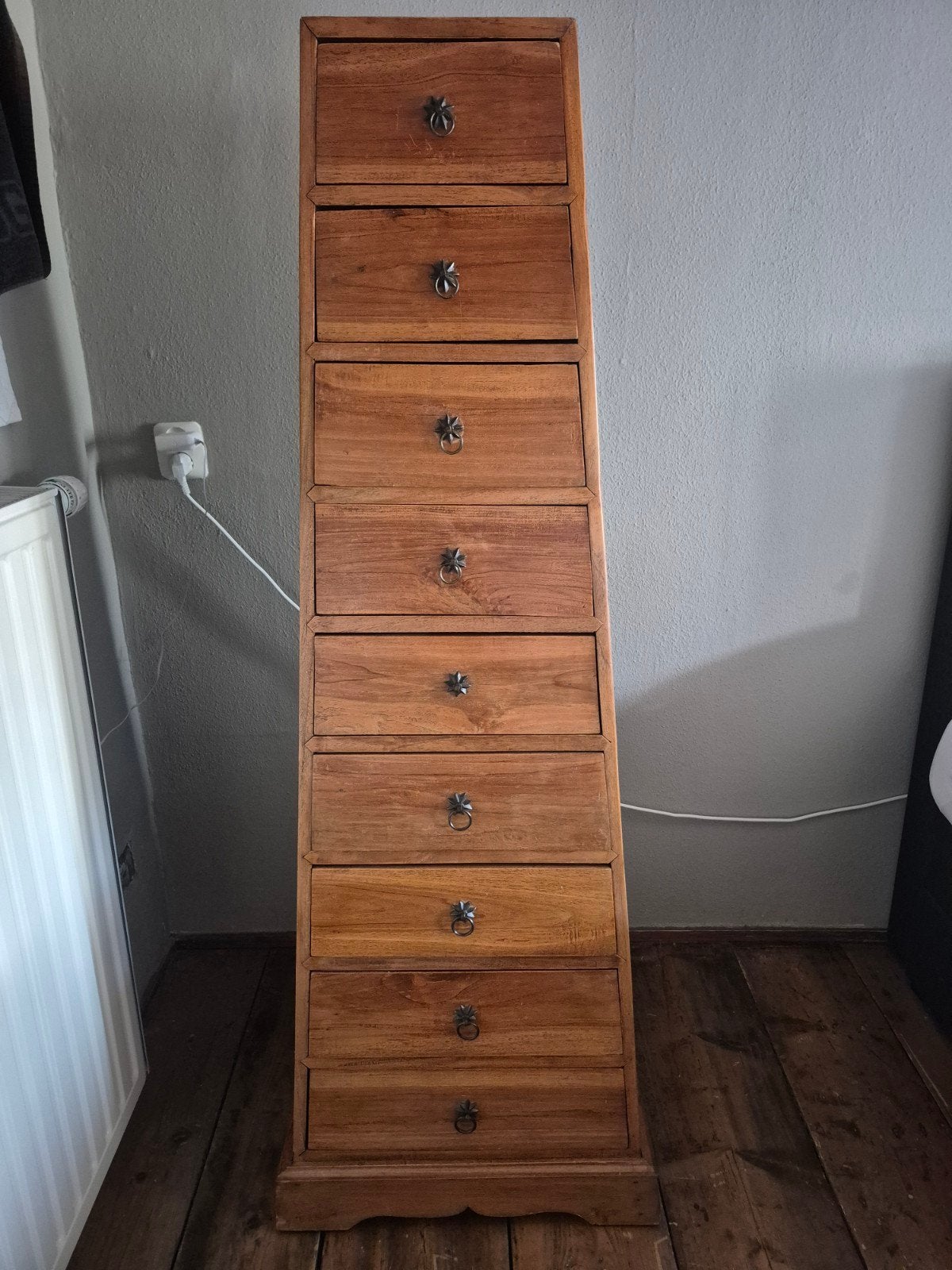 HOUTEN PIRAMIDE LADENKAST, Ophalen