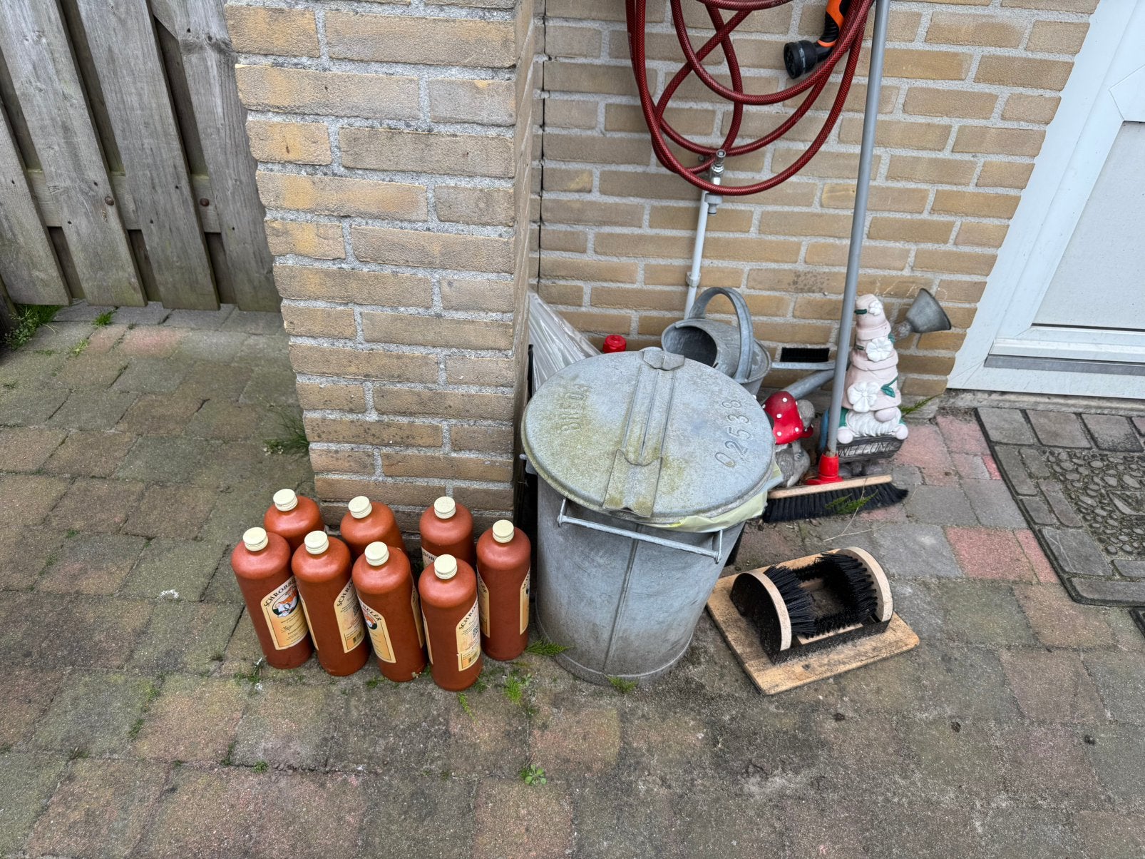 Kruiken gratis leeg!, Ophalen, Zo goed als nieuw