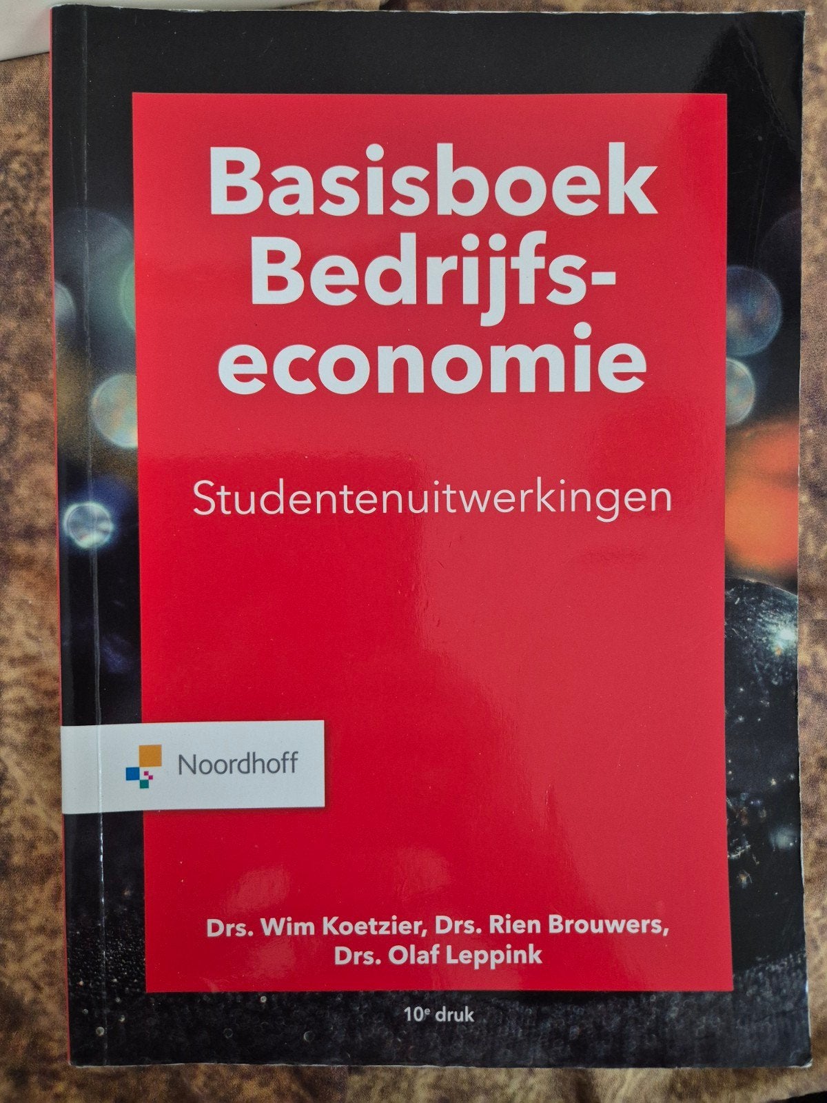 M.P. Brouwers - Basisboek bedrijfseconomie uitwerkingen, M.P. Brouwers; W. Koetzier; O.A. Leppink, Ophalen of Verzenden, Zo goed als nieuw