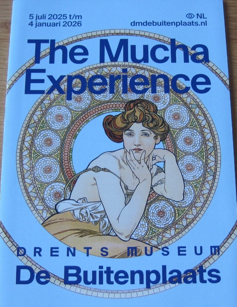 folder van de Mucha experience - museum Buitenplaats 2025, Ophalen of Verzenden, Zo goed als nieuw, Folder