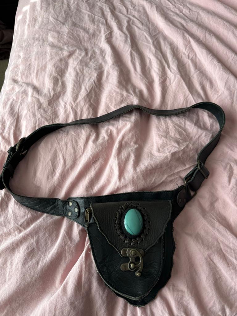 Handgemaakt Ibiza Festival Tasje Zwart Leer Turkoois Edelste, Ophalen of Verzenden, Gebruikt, Zwart, Schoudertasje