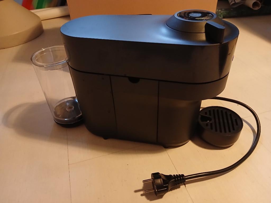 Nespresso Vertuo pop Delonghi met koffie, Koffiemachine, Ophalen of Verzenden, Zo goed als nieuw, 2 tot 4 kopjes