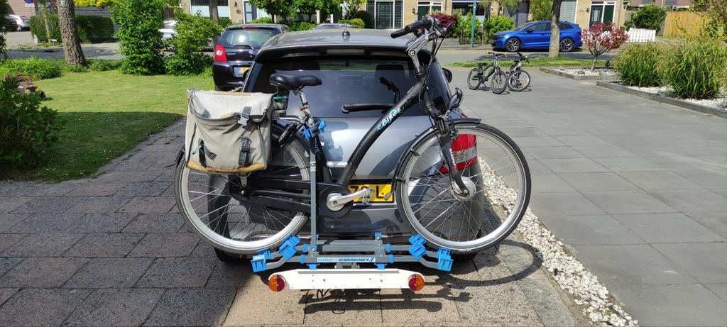 Gazelle Compact inklapbare fietsendrager voor auto, Auto diversen, Fietsendragers, Ophalen, Gebruikt, 2 fietsen, Trekhaakdrager
