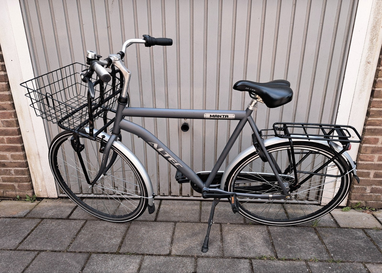 For sale 3 gear URBAN Altec citybike 28inch, rider height:+/, Ophalen of Verzenden, Zo goed als nieuw, Overige merken