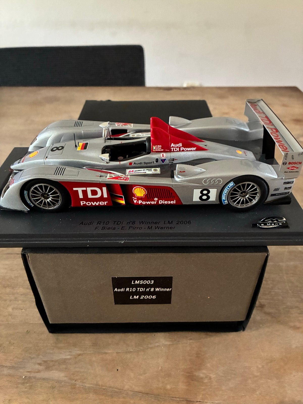 1:24 Spark LMS003 Audi R10 TDI Le Mans 2006 Winnaar 1:24, Ophalen of Verzenden, Zo goed als nieuw, Auto