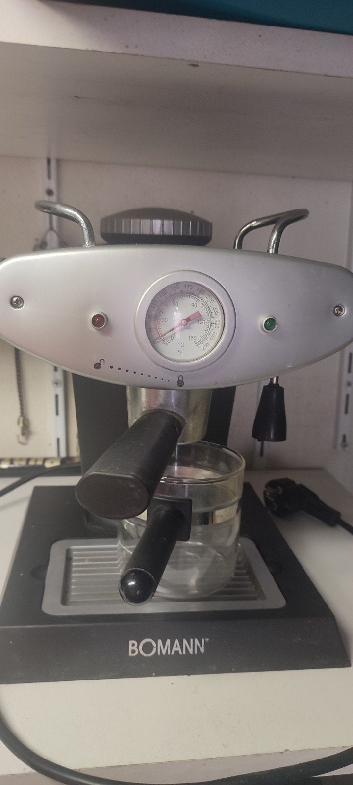 Kleine espresso machine geheel compleet, Witgoed en Apparatuur, Koffiezetapparaten, Ophalen of Verzenden, Zo goed als nieuw, Espresso apparaat
