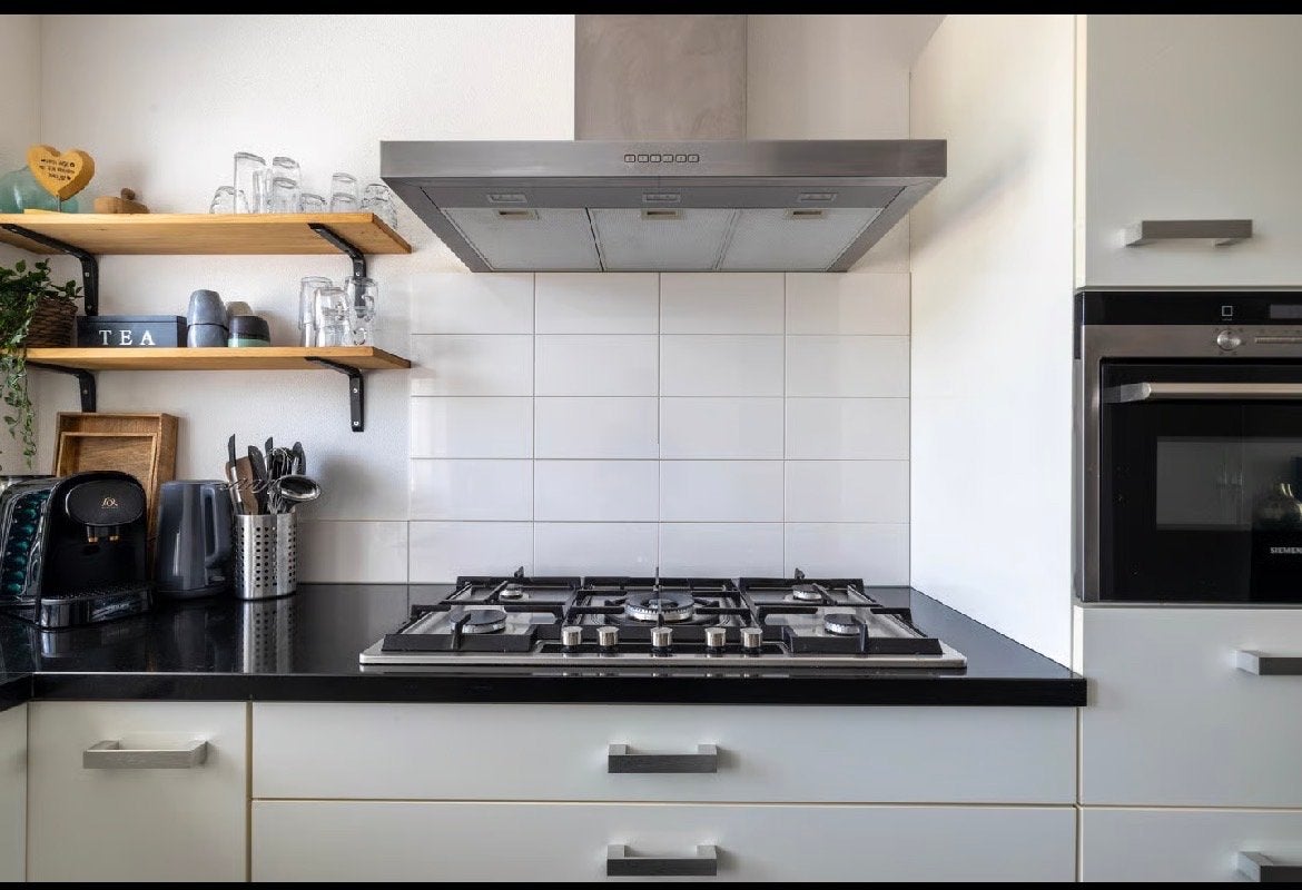 Moderne keuken met Siemens apparatuur, Huis en Inrichting, Ophalen, Gebruikt, Overige materialen, Wit
