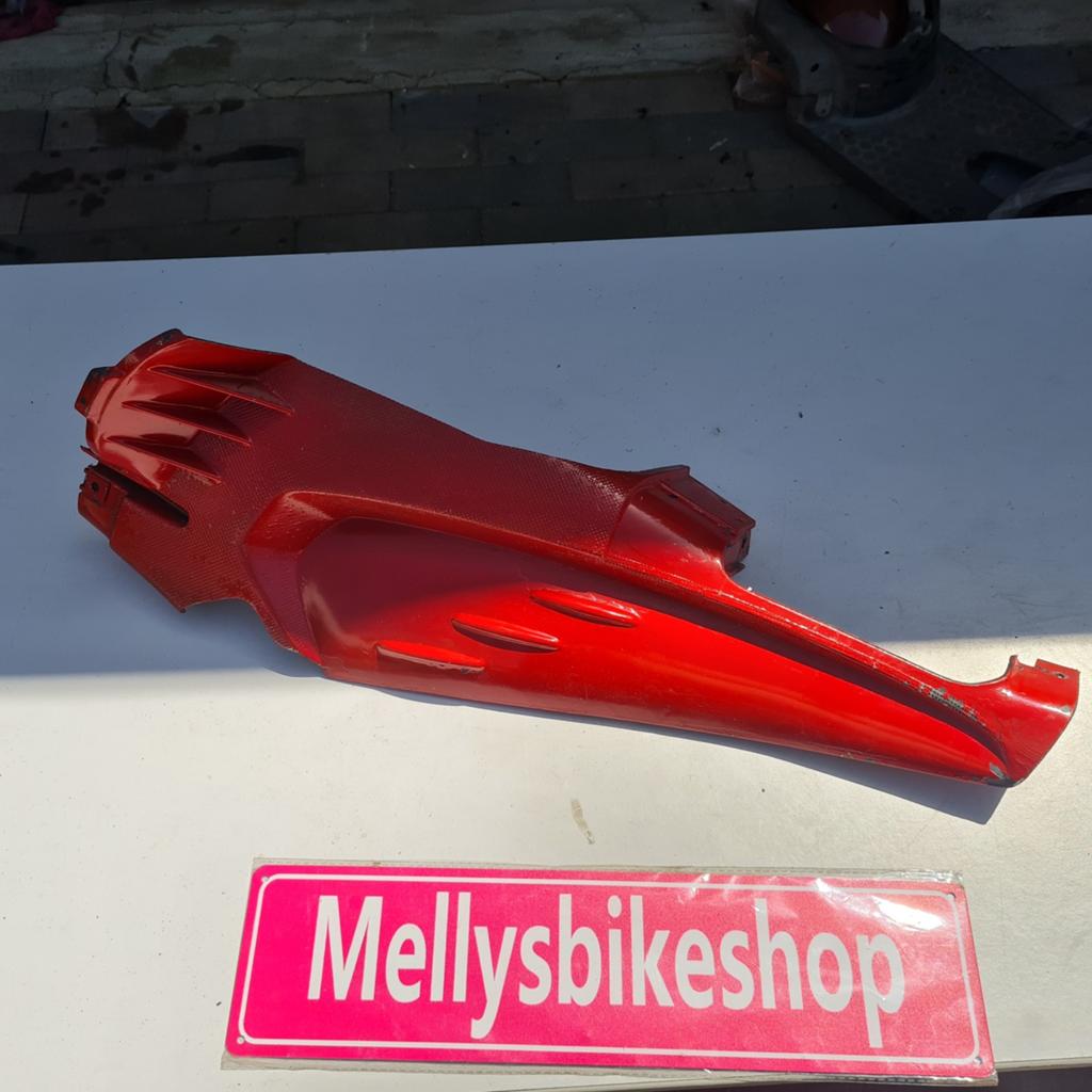 Aprilia sr50 zijkapje rood treeplank kap, Ophalen of Verzenden, Aprilia, Info@aprilia.it, Italie