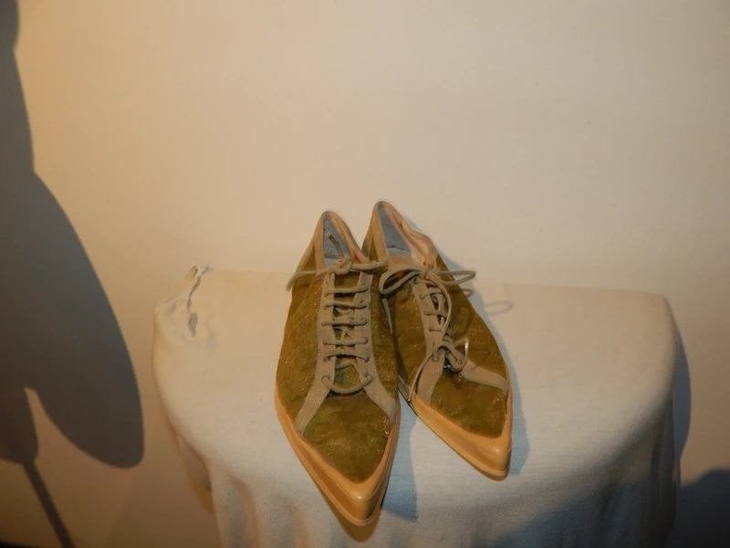 Romeo Gigli sneakers punt neus bekleed groen goud Vintage