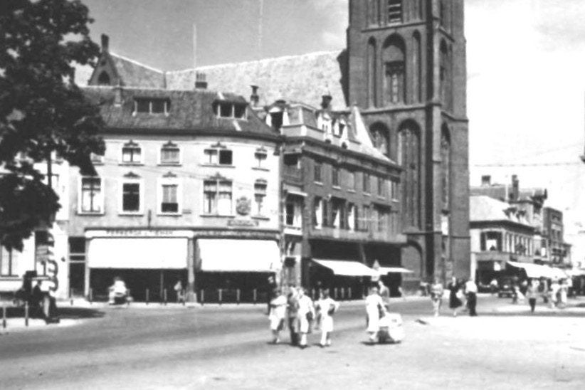 968334	Arnhem	1951	 	Gelopen met postzegel, Ophalen of Verzenden, 1940 tot 1960, Gelopen, Gelderland