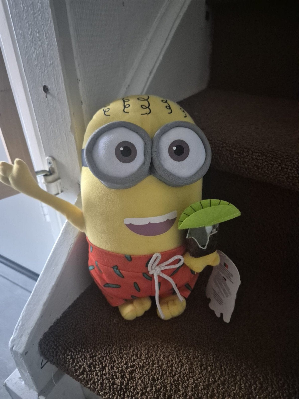 Leuke Minion knuffel in zwembroek met cocktail, Overige merken, Overige typen, Ophalen of Verzenden, Zo goed als nieuw