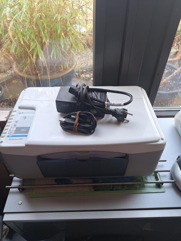 HP Deskjet F380 met kabels en transformer, Ophalen of Verzenden, Gebruikt