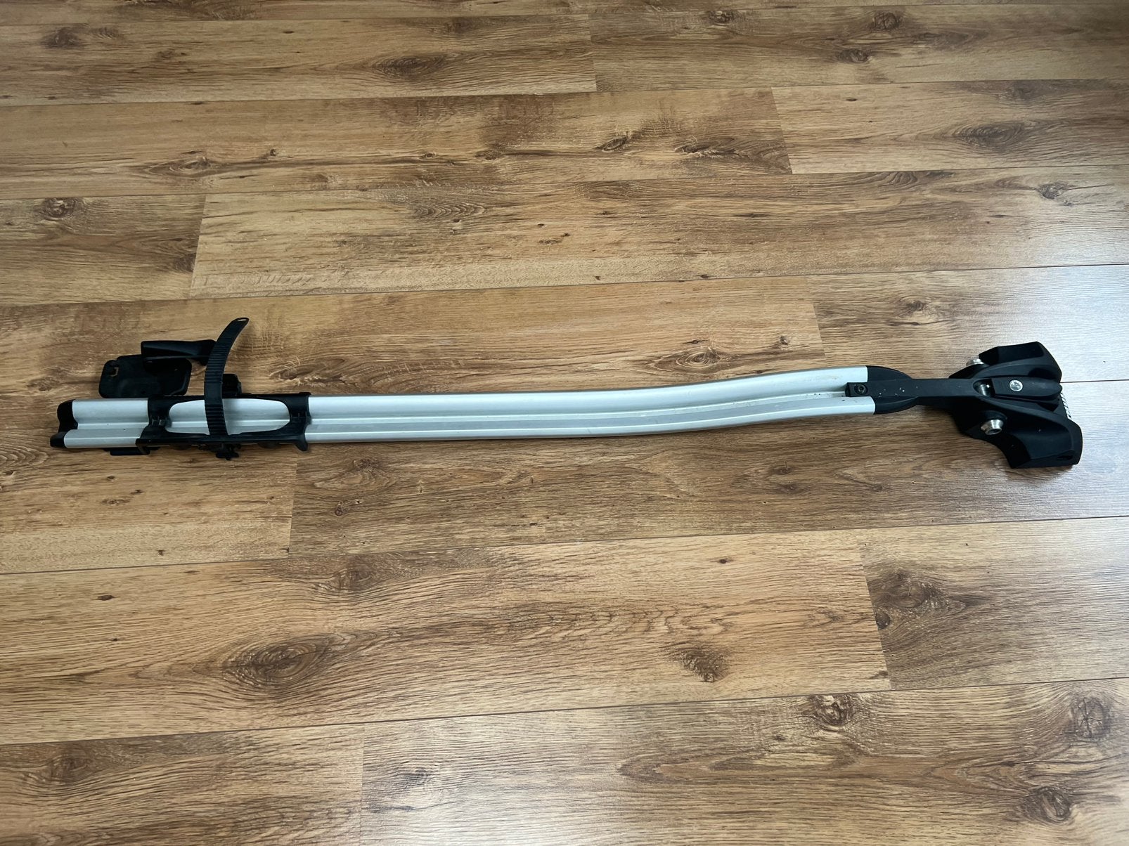 Thule 561 fietsendrager voor steekas, Ophalen, Zo goed als nieuw, Dakdrager