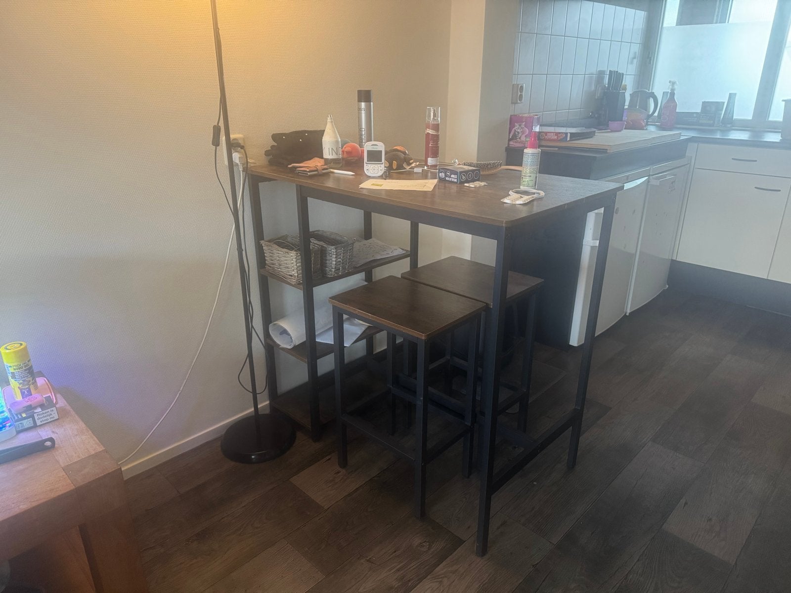 Hoge eettafel met barkrukken - Ideaal voor kleine ruimtes, Huis en Inrichting, Tafels | Eettafels, Ophalen, Gebruikt, 100 tot 150 cm