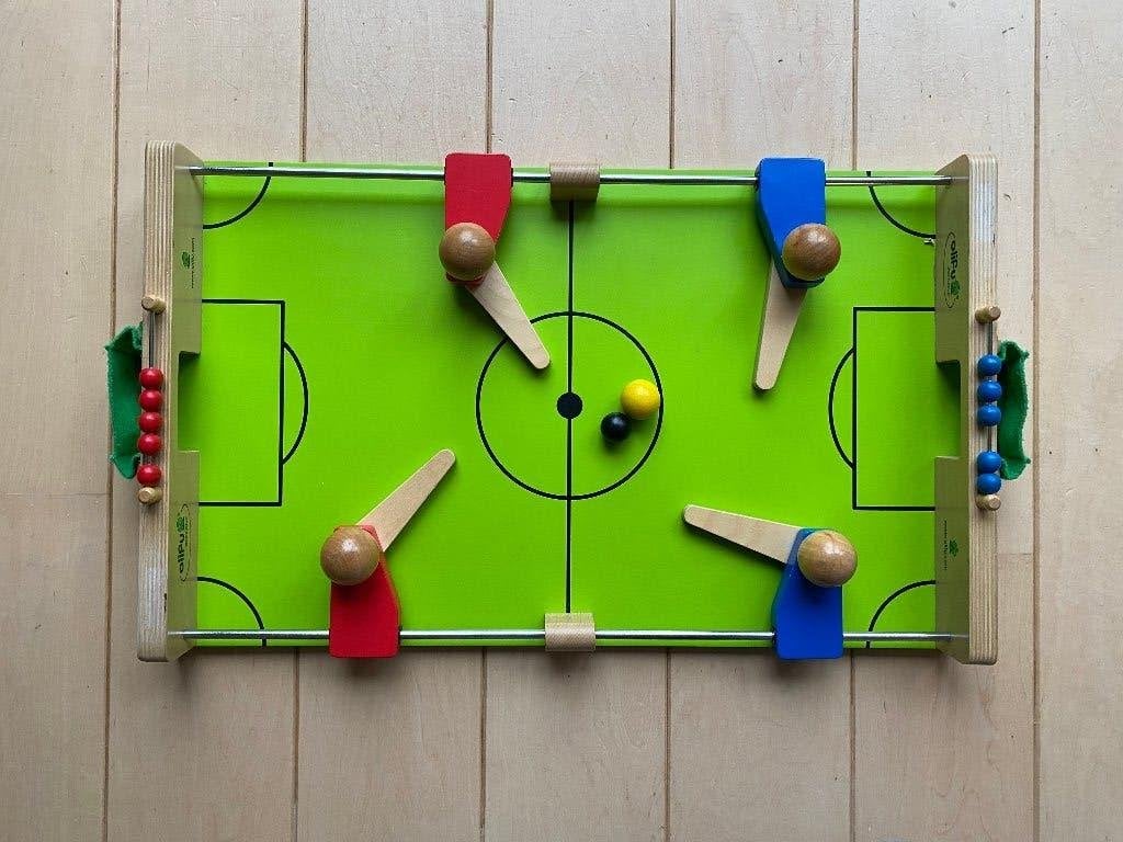 Olifu voetbaltafel, Ophalen of Verzenden, Gebruikt
