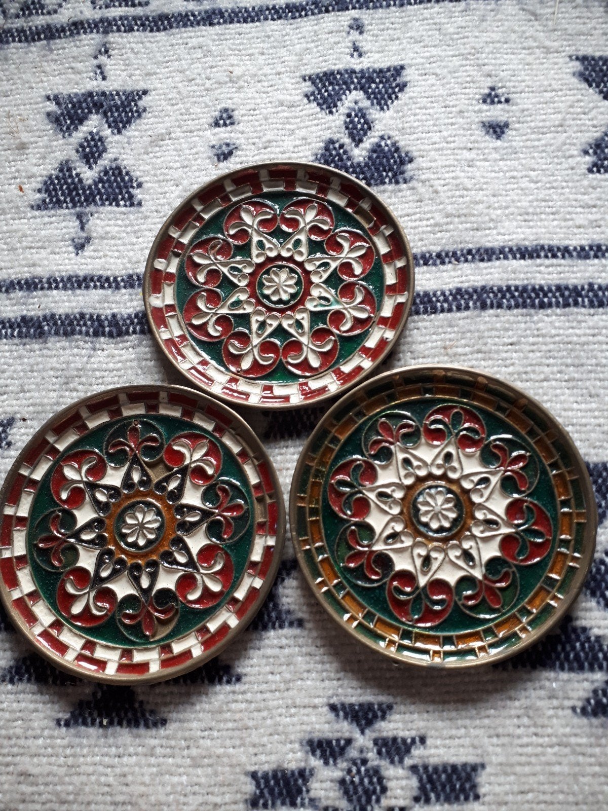 3 cloisonnee wandbordjes messing/emaille, Sieraden, Tassen en Uiterlijk, Piercings, Ophalen of Verzenden, Gebruikt, Staal, Oor- of Traguspiercing
