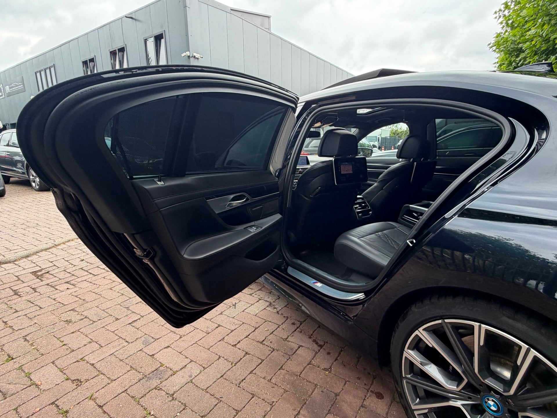Foto 9 van BMW 7-serie 745Le xDrive M-Sport SOH91% 30990NETTO Full Opti