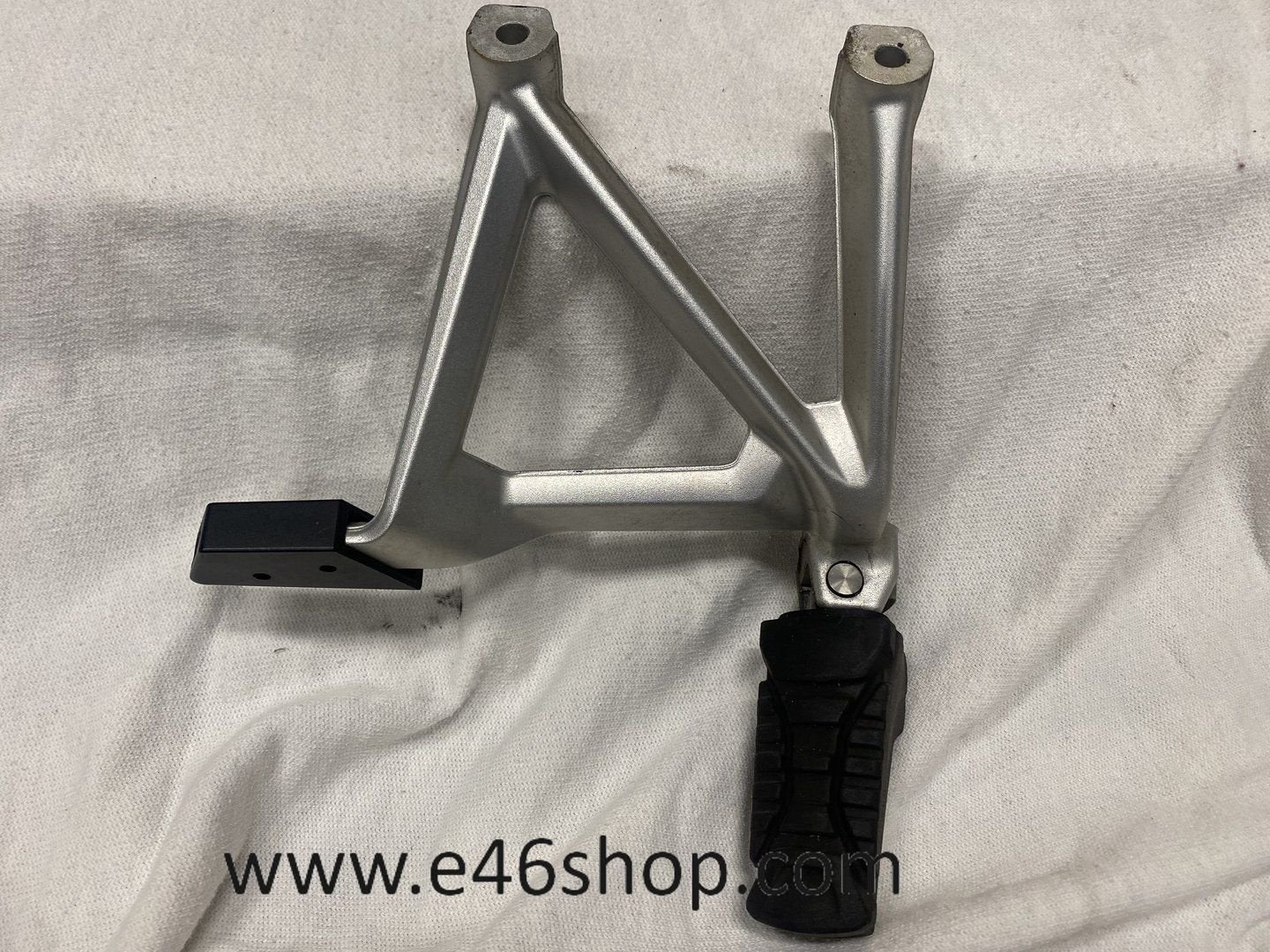 VOETSTEUN RECHTS ACHTER BMW R1200GS R1250GS  RECHTS ACHTER, Gebruikt, -, -, Ophalen of Verzenden