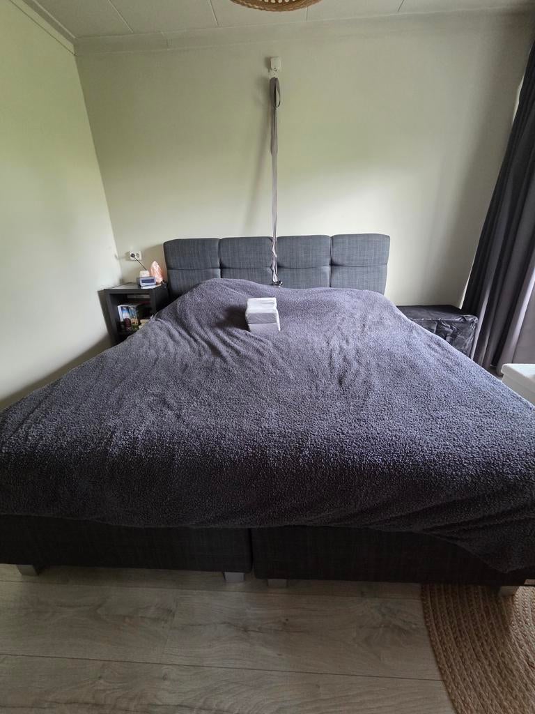GRATIS BEDFRAME / BOXSPRING 180x200 - ophalen, Ophalen, Gebruikt, Tweepersoons, 180 cm