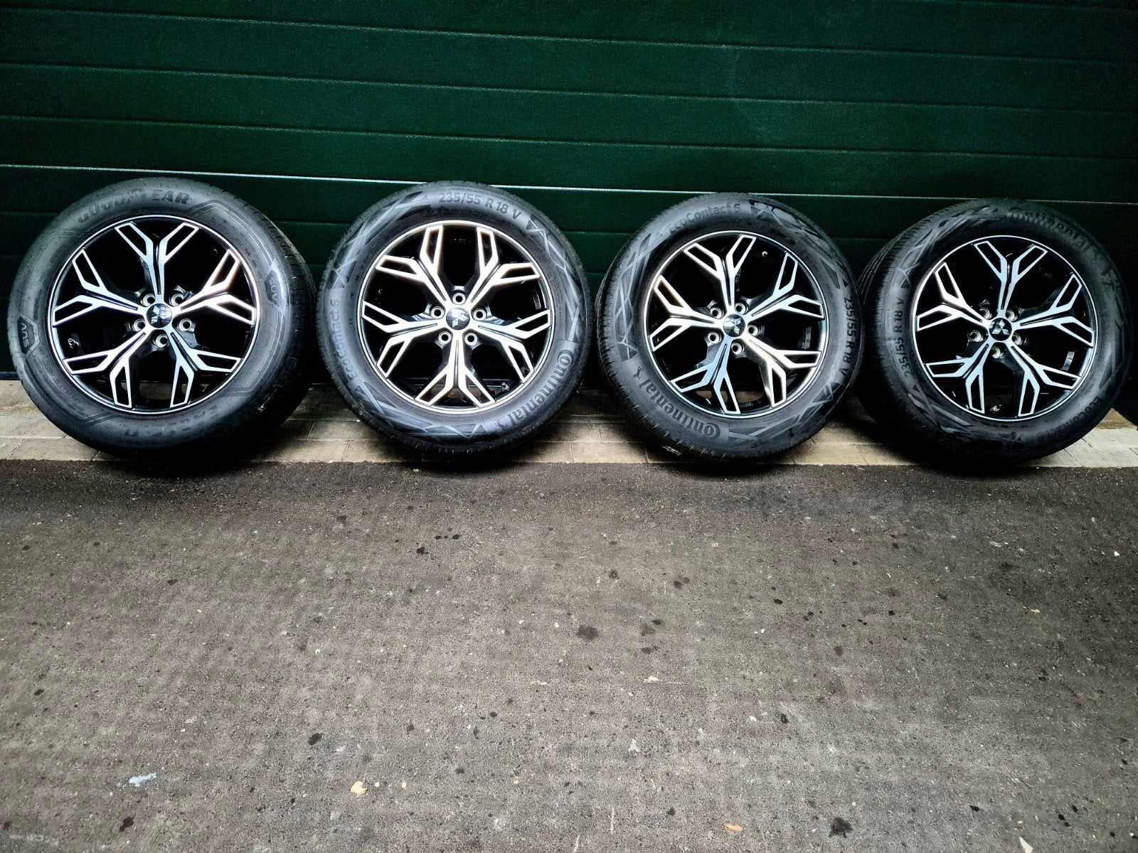 5x114.3 / 18inch ORGINEEL MITSUBISHI ZOMERSET MET TPMS, Ophalen, 18 inch, Banden en Velgen, 235 mm