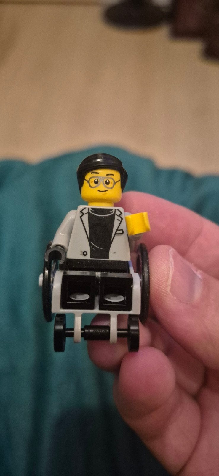 Lego Ninjago Cyrus Borg Minifiguur met Rolstoel
