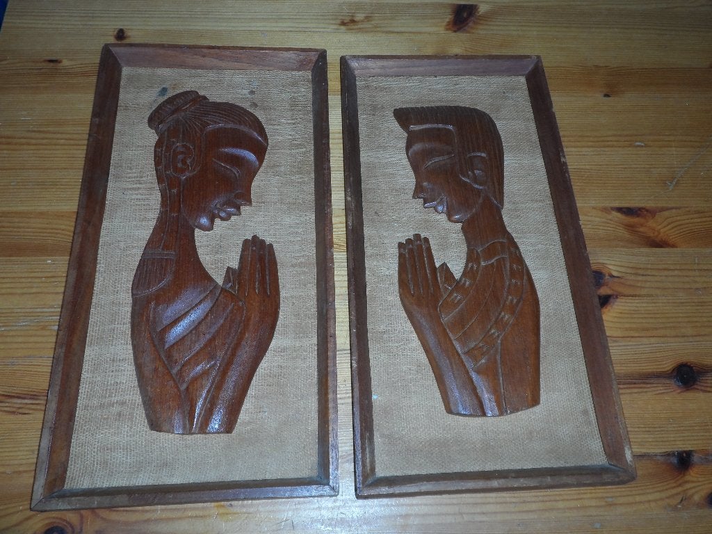 Vintage houtsnijwerk - man en vrouw portret - biddend, Antiek en Kunst, Ophalen of Verzenden, Hout, Wanddecoratie