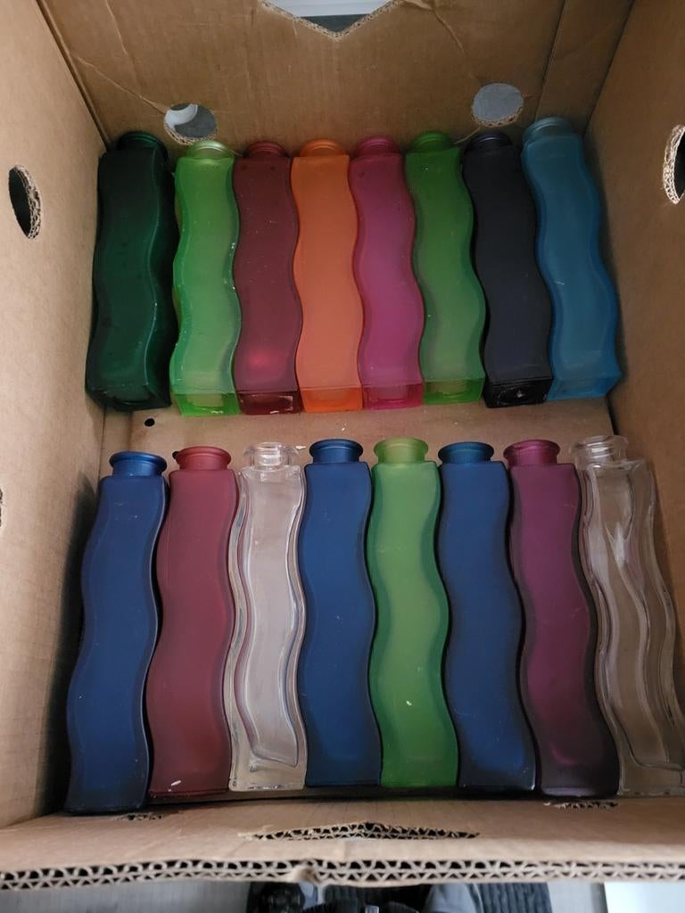 50+ IKEA flessen in diverse kleuren - Zo goed als nieuw, Ophalen of Verzenden, Zo goed als nieuw, Overige kleuren, Glas