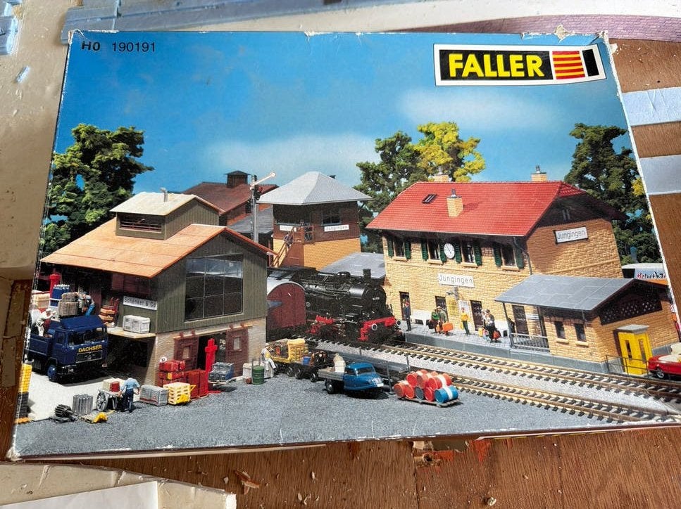 Faller H0 190191 - Station "Jungingen" (Deels gebouwd, OVP), Hobby en Vrije tijd, Ophalen, Gebruikt, Brug, Tunnel of Gebouw, Overige merken