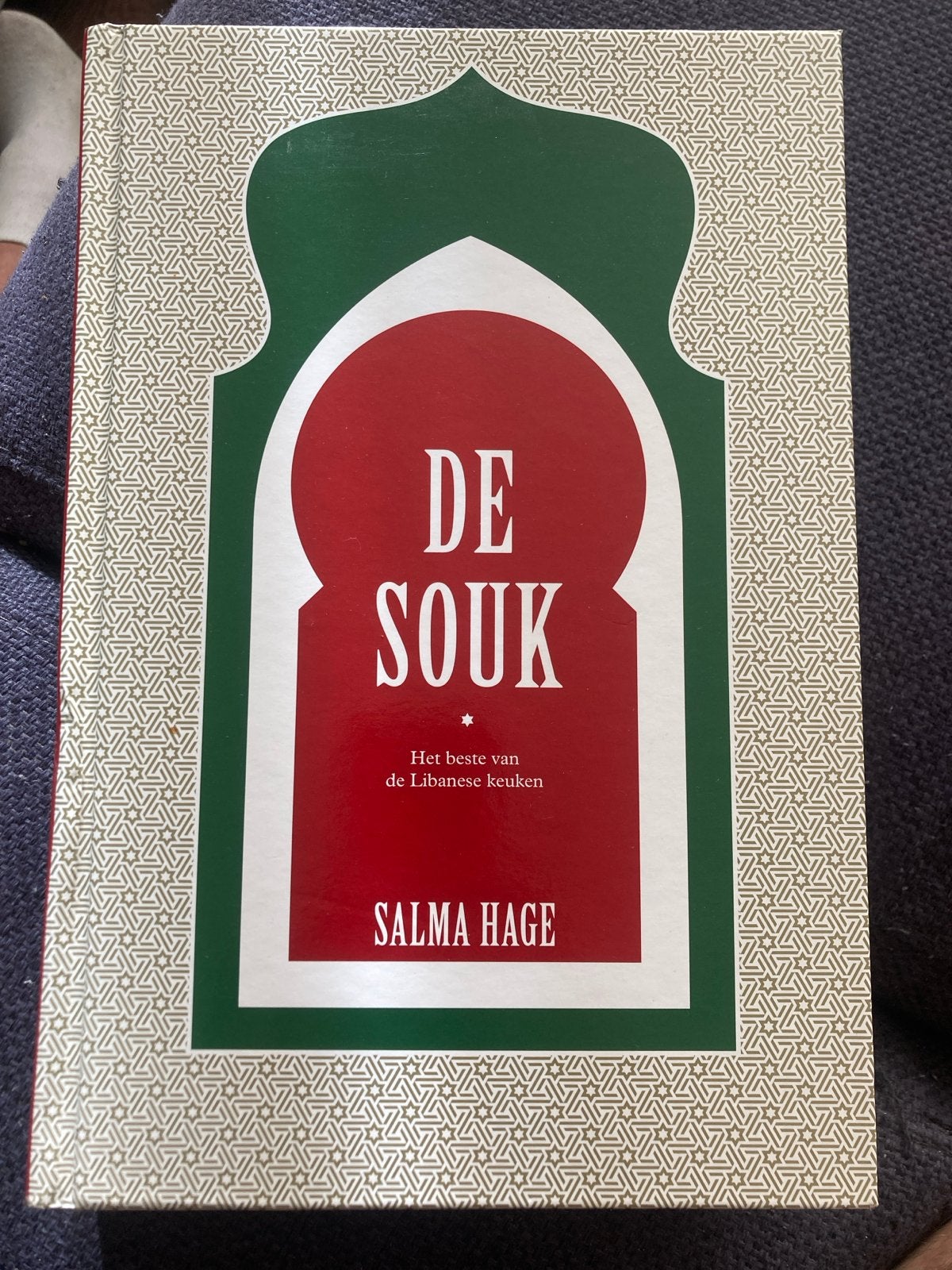 De Souk: Het beste van de Libanese keuken - Salma Hage, Boeken, Kookboeken, Ophalen of Verzenden, Zo goed als nieuw, Midden-Oosten en Marokko