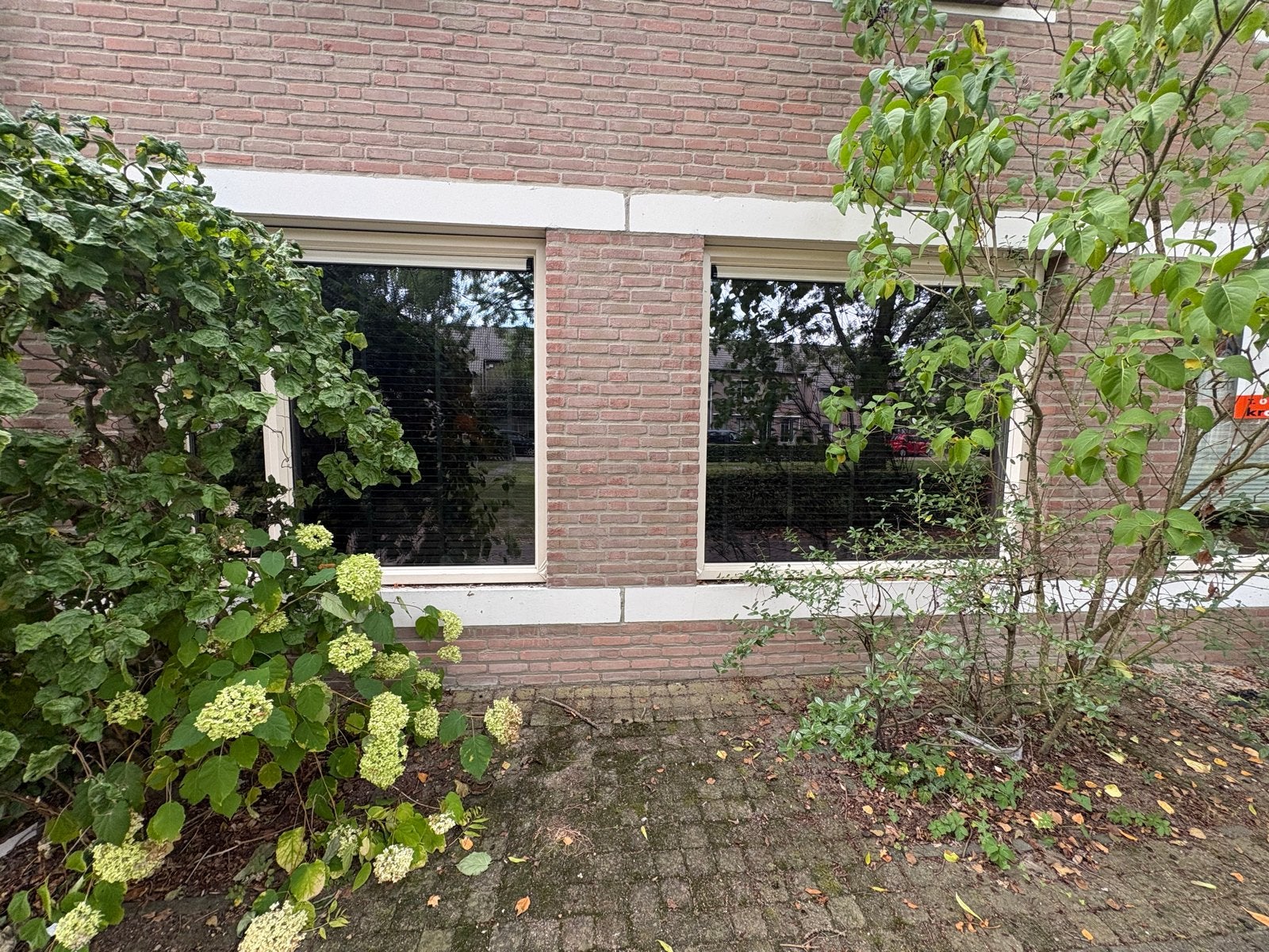 Twee kozijnen met HR++ glas en ventilatierooster, Ophalen, Kunststof, Gebruikt, Raamkozijn
