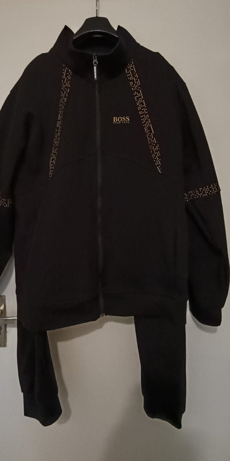 Hugo Boss Trainingspak - Zwart met gouden accenten, Zwart, Overige maten, Ophalen of Verzenden, Zo goed als nieuw
