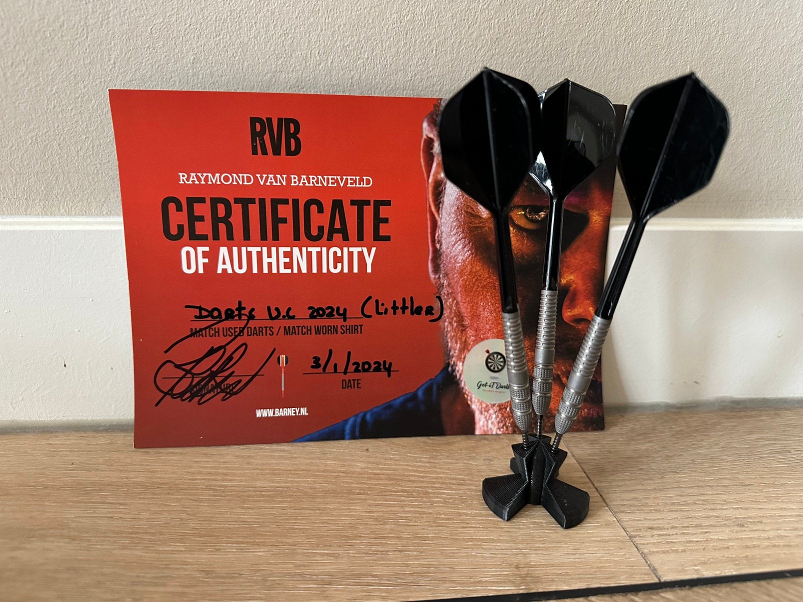 Match used darts van Barneveld tegen Littler, Sport en Fitness, Darts, Ophalen of Verzenden, Zo goed als nieuw, Pijlen