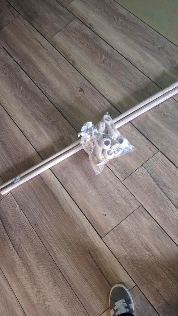 2 roedes met sierknoppen en steunen van hout, Ophalen, Gebruikt, Bruin, 200 cm of meer