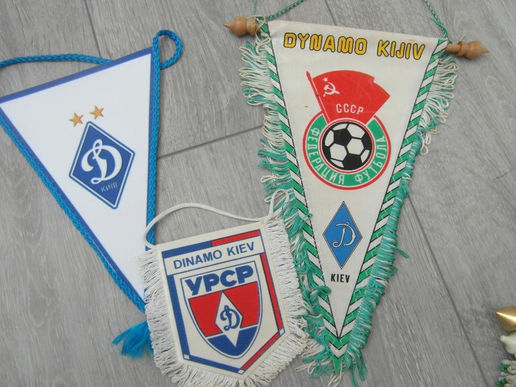 voetbal vaantjes 3 x dinamo Kiev Oekraine, Ophalen of Verzenden, Zo goed als nieuw, Buitenlandse clubs
