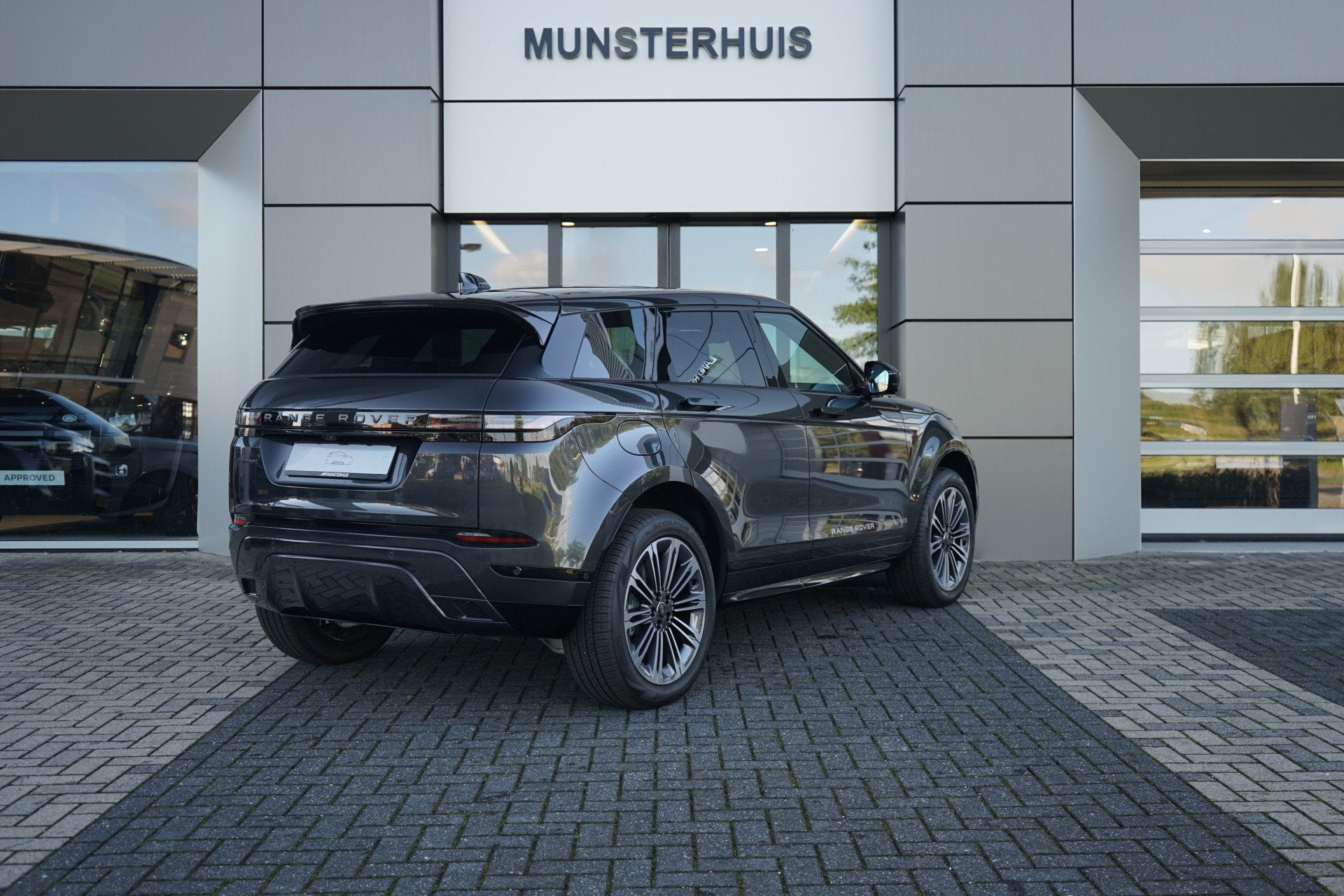 Land Rover Range Rover Evoque P270e PHEV AWD Dynamic SE | Vo, Auto's, 1498 cc, Zwart, Leder, Bedrijf