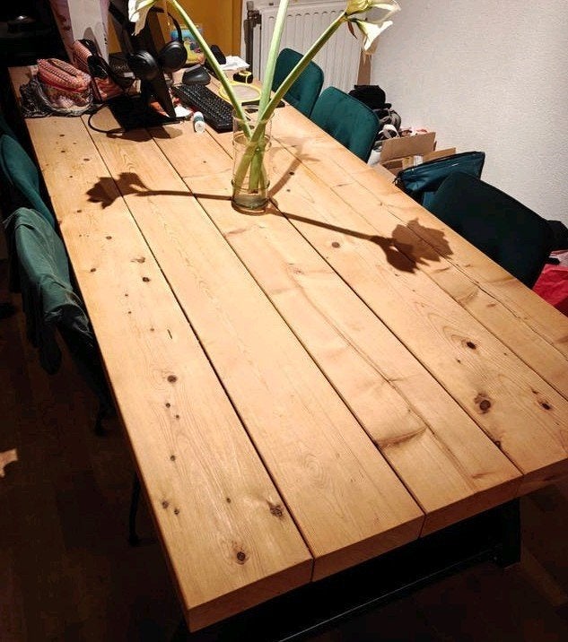 Robuuste houten eettafel met metalen onderstel, Huis en Inrichting, Tafels | Eettafels, Gebruikt, Industrieel, robuust, 200 cm of meer