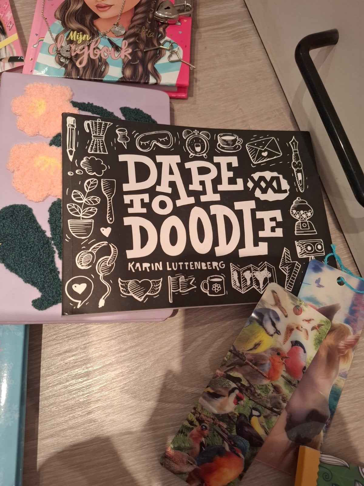 Dare to Doodle zgan, Ophalen of Verzenden, Zo goed als nieuw, Boek of Gids