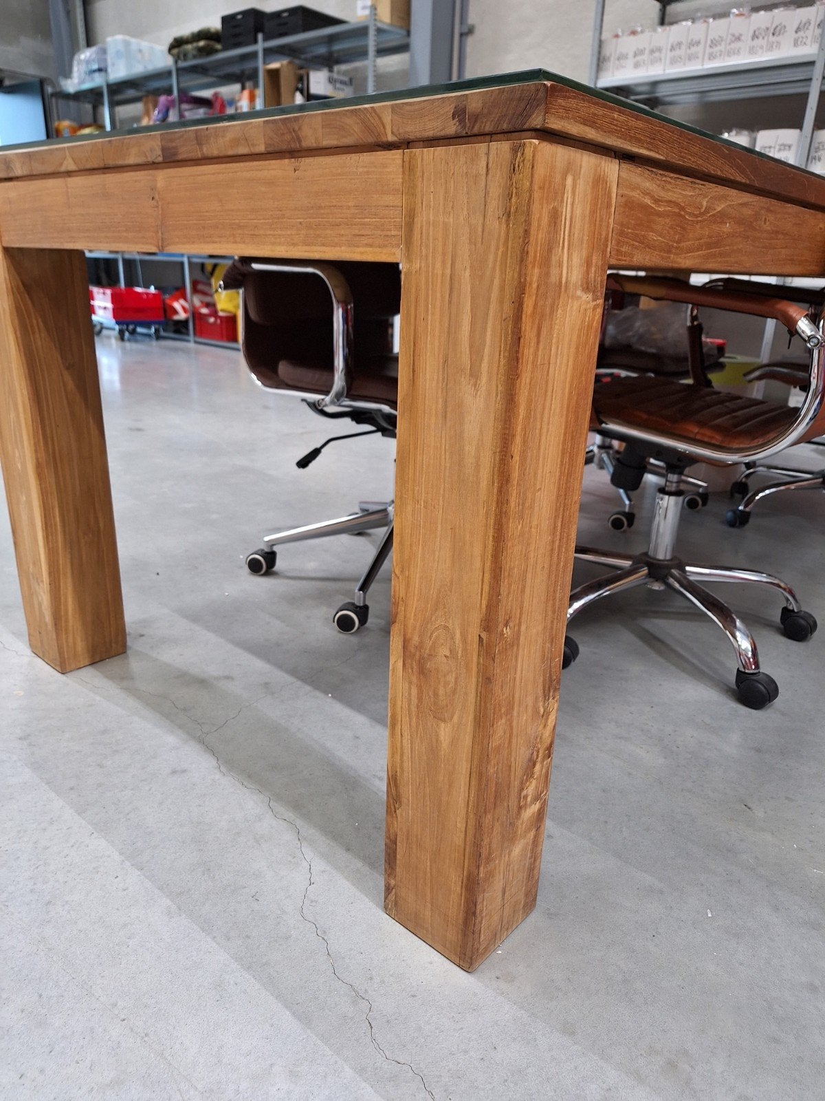 Massief houten tafel met glazen blad., Ophalen, Gebruikt, 50 tot 100 cm, Vijf personen of meer