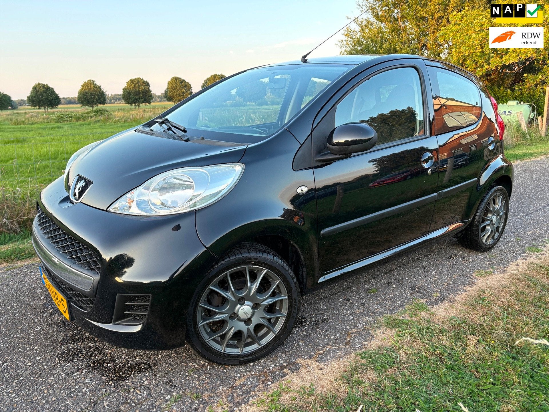 Peugeot 107 1.0-12V Sublime| Airco!| LM Velgen, Voorwielaandrijving, Gebruikt, 4 stoelen, Elektrische ramen