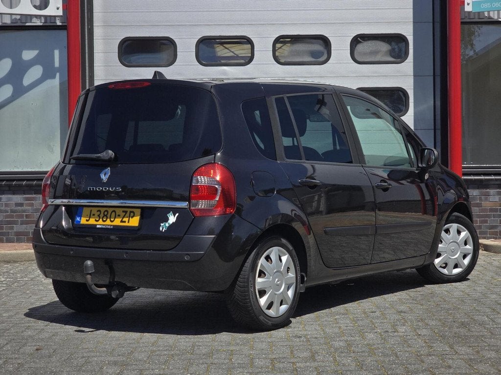 Renault Modus 1.2 TCE Dynamique Airco/Cruise/Nieuwe APK, Voorwielaandrijving, Lichtsensor, Gebruikt, Zwart