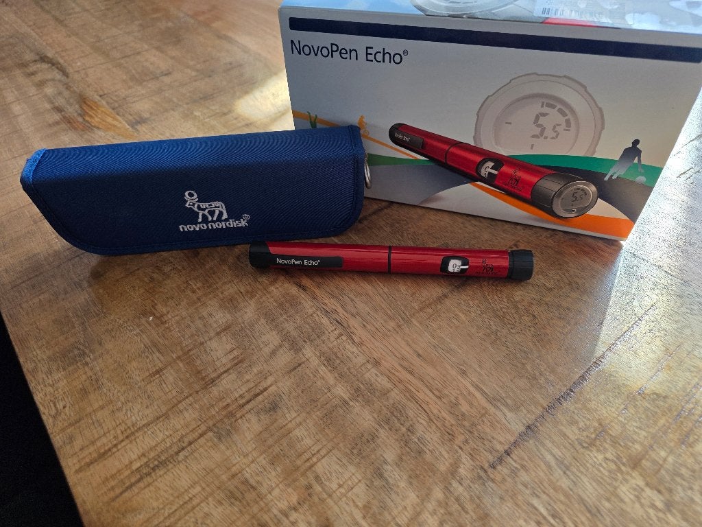 rode NovoPen Echo insulinepen van het merk Novo Nordisk., Ophalen of Verzenden, Zo goed als nieuw