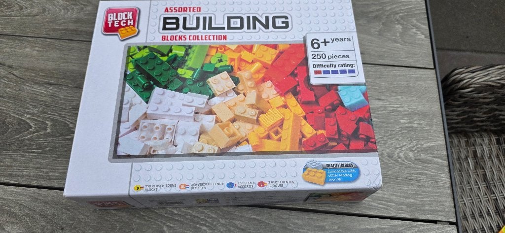 block tech assorted building blocks collection, Ophalen of Verzenden, Gebruikt, Jongen of Meisje