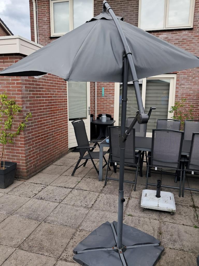 Zgan zweefparasol met voet., Tuin en Terras, Parasols, Ophalen, Zo goed als nieuw, Zweefparasol