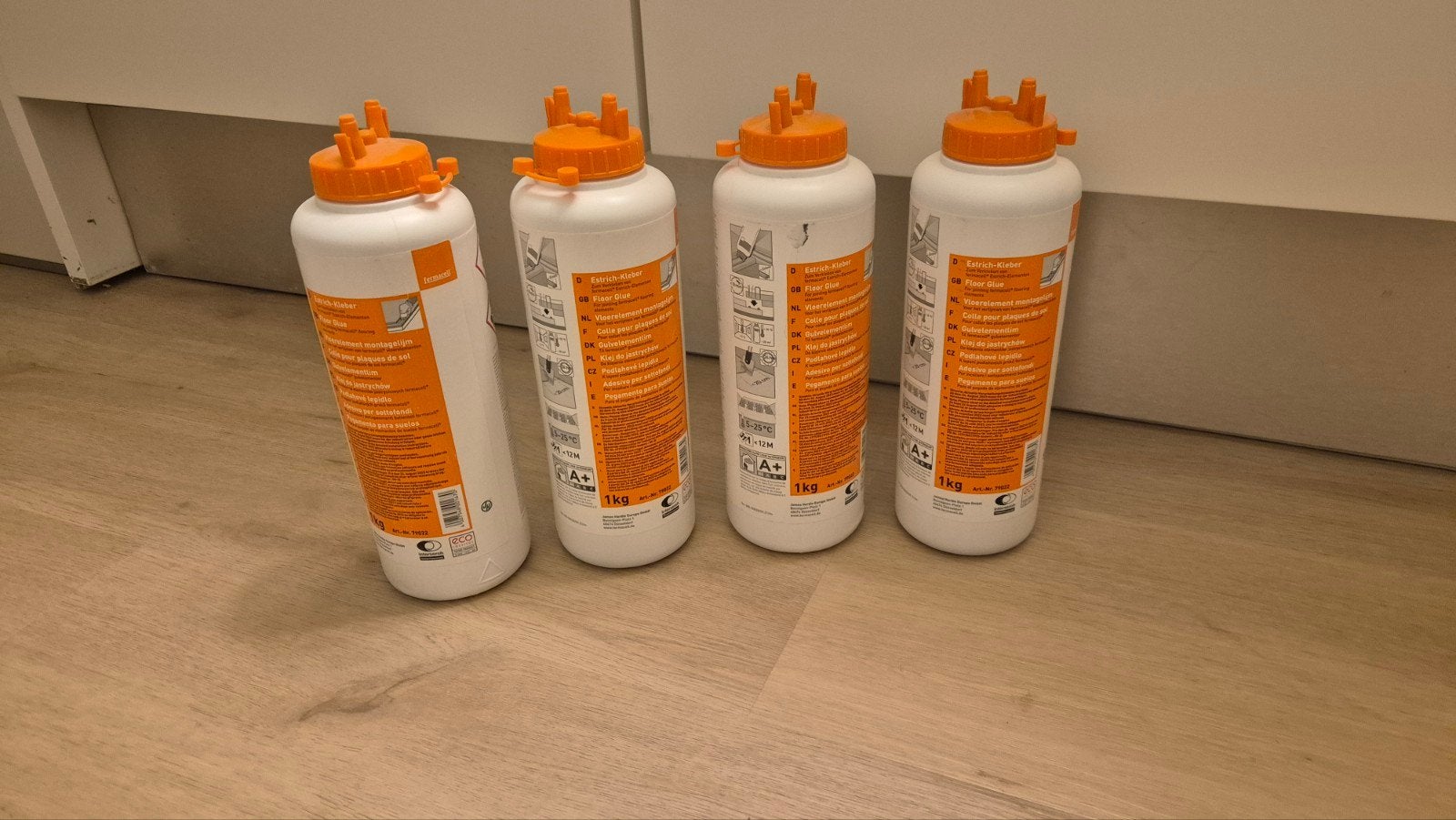 Fermacell Vloerelementenlijm - 4 flessen van 1kg, Overige materialen, 30 cm of meer, 50 tot 150 cm, Overige typen