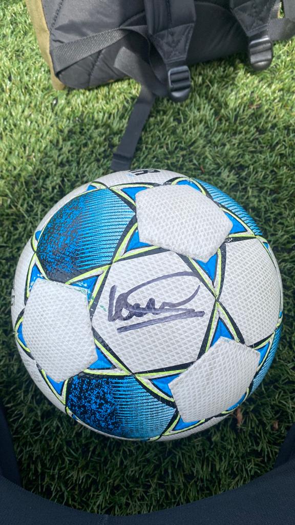 Debystar  met handtekenig. Van koeman, Ophalen, Zo goed als nieuw, Bal