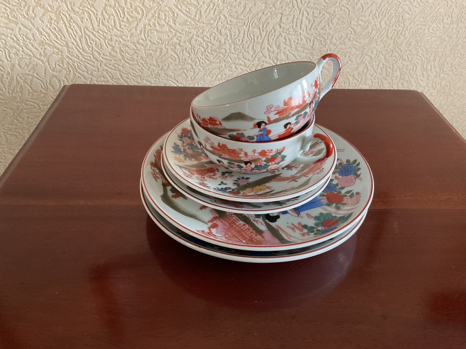 2 Japanse thee kop en schotels en gebaks/ontbijtbordjes, Huis en Inrichting, Keuken | Servies, Gebruikt, Ophalen of Verzenden