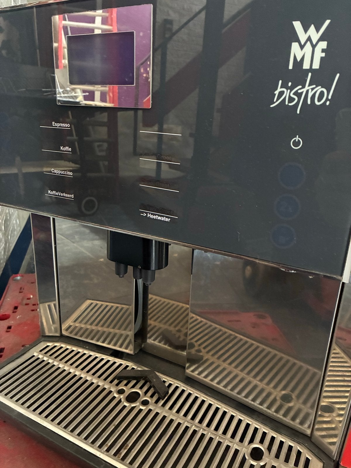 WMF Bistro 380V Koffiemachine met Muntsysteem & Melkkoelkast, Stoompijpje, Gebruikt, 10 kopjes of meer, Koffiemachine