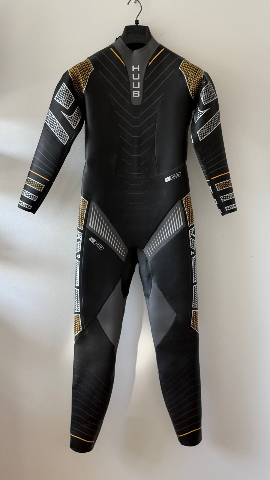 HUUB Pinnacle Silver/Yellow triathlon wetsuit - Maat M, Watersport en Boten, Ophalen of Verzenden, Nieuw
